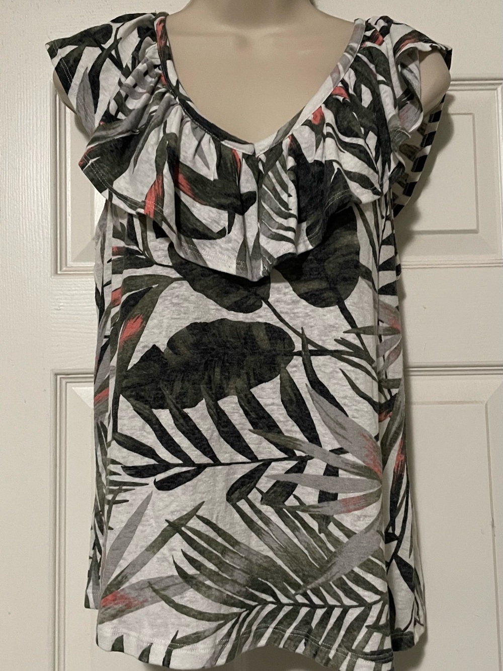 Old Navy Leaf-Print Ruffle Cap-Sleeve Top in Olive Green, Pink and Gray